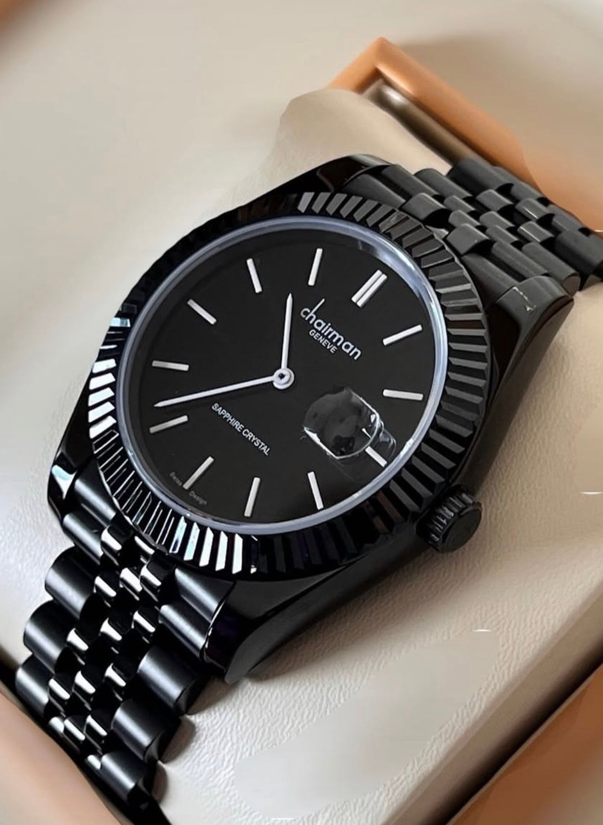 All the luxury comes together in this color and this watch.